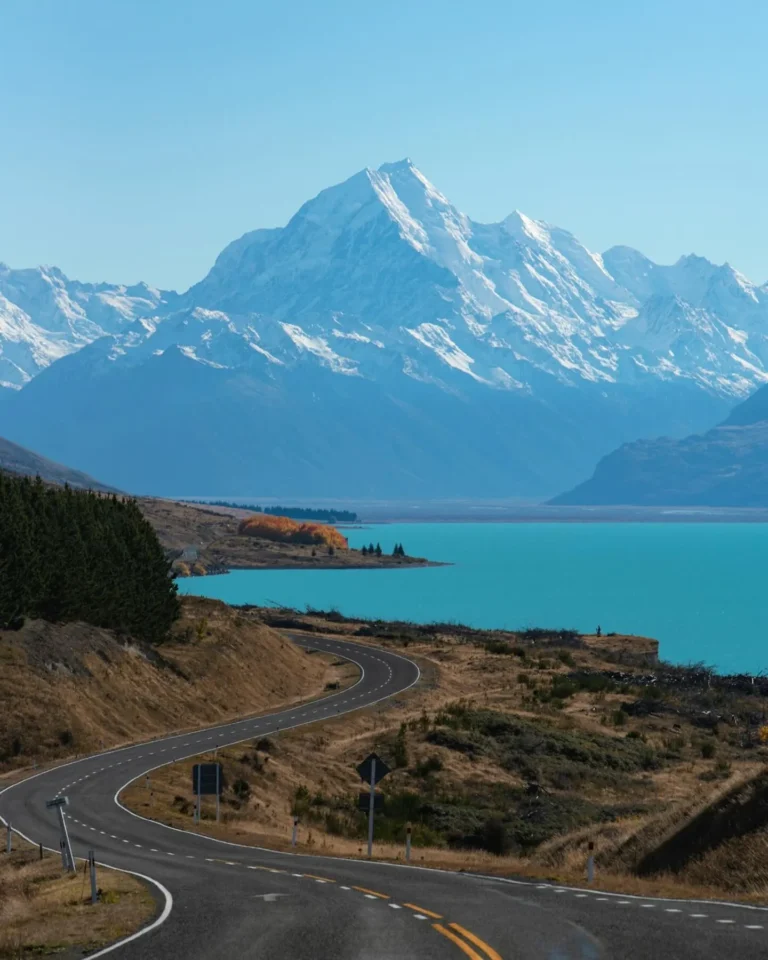 Lake Pukaki, New Zealand: The Glacial Blue Gem of the South Island 💎🇳🇿